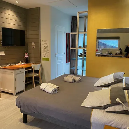 בית נופש Giteanne לה שאפל-סור-ארדרה